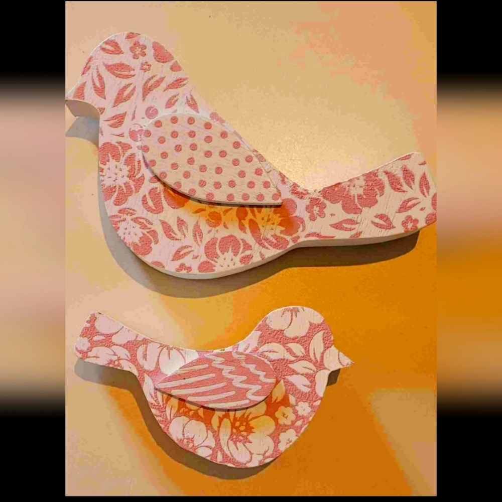 Double-sided painted birds. One 4" and one 2"